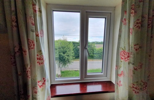 Ormskirk Cottage | Cottage-Private Bathroom-The Granary