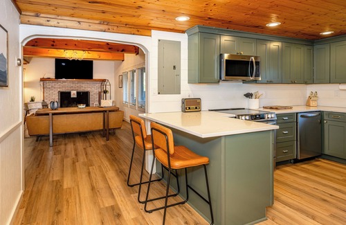 Cashiers Cottage | Cottage Right in Downtown Cashiers Walk to Everywhere!