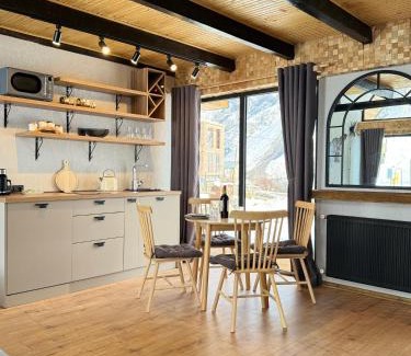Stepantsminda Ski Chalet | Cottage River Sound