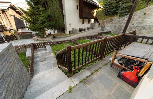 Grangesises Apartment | Cottage Sestriere Parcheggio privato e Vista montagne