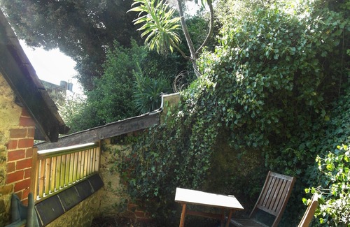 Ventnor Cottage | Cottage Set In Peaceful Secluded Sea View Grounds