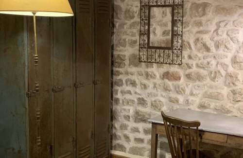 Mont-Saint-Vincent House | Cottage - The Loft of the White Rooster