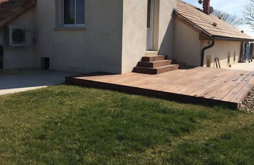 Beaune House | Cottage The white stones