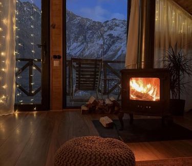 Stepantsminda Ski Chalet | Cottage Toladi
