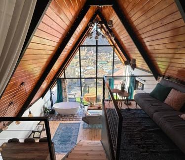 Stepantsminda Apartment | Cottage Veranda
