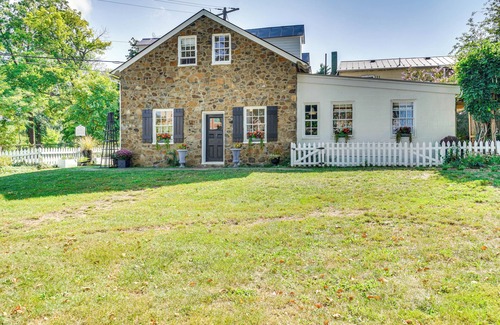 Leesburg's Old and Historic District Cottage | Cottage w/Furnished Patio & Garden: Dtwn Leesburg