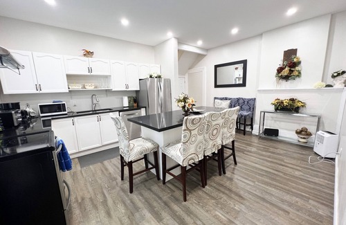 Barrie Cottage | Cottage W LAKE VIEWS, beside waterfront trail and steps from beach