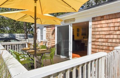 Wellfleet House | Cottage w Private Association Pool