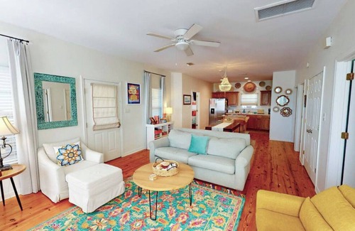Fort Morgan House | Cottage with Beach access & pools-Sleeps 6-WIFI