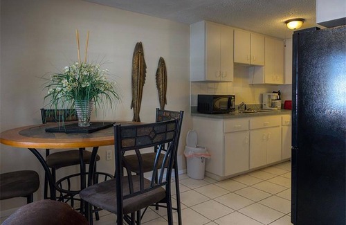 Englewood Cottage | Cottage with docks on Lemon Bay