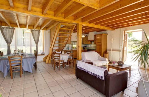 Les Salles Cottage | Cottage with fireplace, garden, and Wi-Fi in Les Salles
