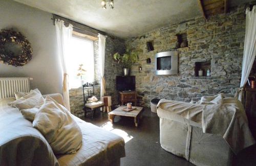 Our House | Cottage with Foosball & Garden