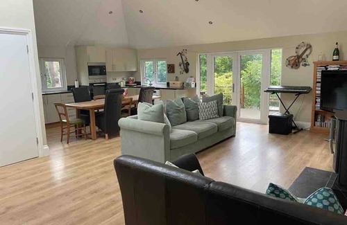 Farnham Apartment | Cottage with heated indoor pool & tennis court - 2142
