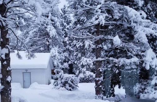 Saint-Sauveur House | Cottage with indoor spa