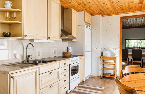 Vimmerby Municipality Ski Chalet | Cottage with its own sandy beach near VimmerbyI SE05018