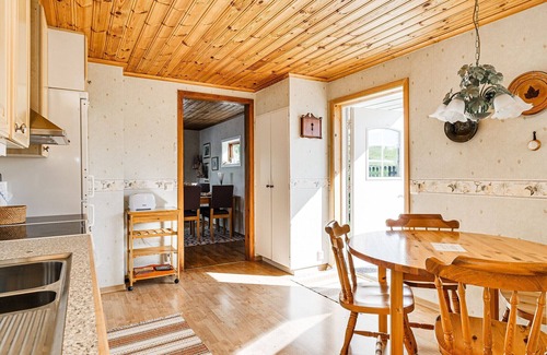 Vimmerby Municipality Ski Chalet | Cottage with its own sandy beach near VimmerbyI SE05018