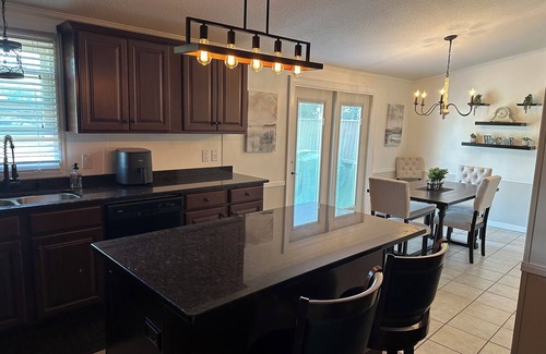 Lynn Garden Cottage | Cottage with Lake Views Hot Tub and Dock