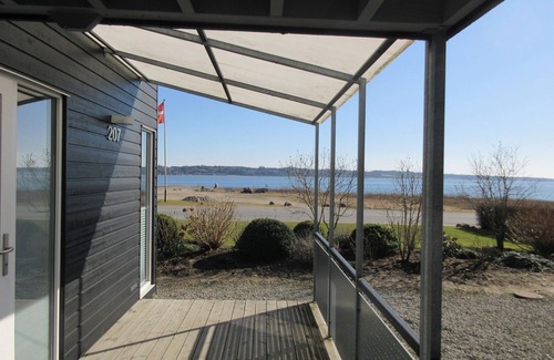 Ronbjerg House | Cottage with panoramic views of the Limfjord and Legind Mountains.