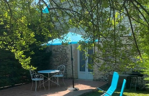 Naussannes Cottage | Cottage with private pond, shared pool and WiFi in Dordogne