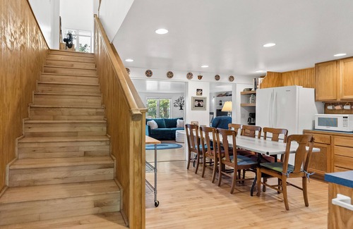 West Olive House | Cottage with Private Lake Access! Short distance to town