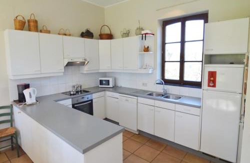 Barvaux-Condroz House | Cottage with Tennis Court, cleaning included