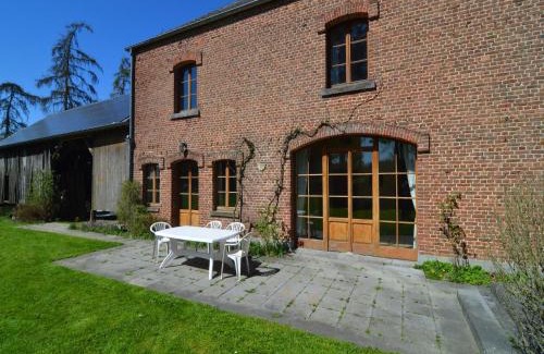 Barvaux-Condroz House | Cottage with Tennis Court, cleaning included