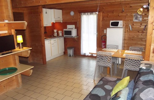 Saint-More Ski Chalet | Cottage wooden chalet near Vézelay in the countryside