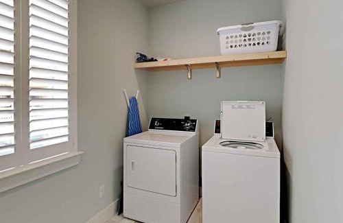 Orange Beach House | Cottages at Old Bay #1