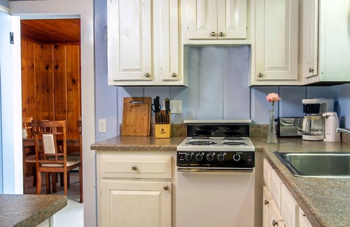 Wellfleet Cottage | Cottages at the Even'tide Resort