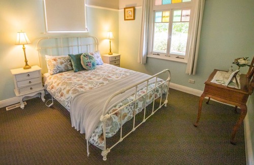 Blackheath House | Cottawalla - charming original early 1900's cottage with everything at your door