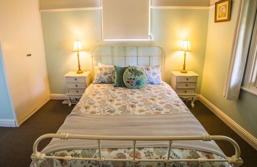 Blackheath House | Cottawalla - charming original early 1900's cottage with everything at your door