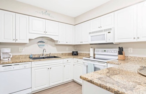Orange Beach Condo | Cotton Bayou 2A is a private beach getaway! Condo located on the 1st floor