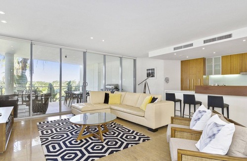 Casuarina Apartment | COTTON BEACH 84 - EXECUTIVE SUB-PENTHOUSE