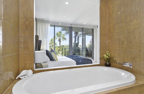 Casuarina Apartment | COTTON BEACH 84 - EXECUTIVE SUB-PENTHOUSE