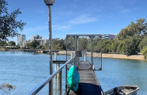 Maroochydore Apartment | Cotton Tree Waterfront with Jetty