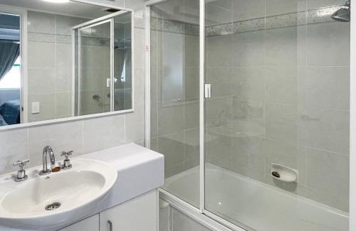 Maroochydore Apartment | Cotton Tree Waterfront with Jetty