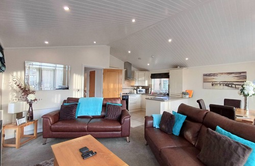 Troutbeck Bridge Ski Chalet | Cottontail Lodge - a holiday lodge that sleeps 4 guests in 2 bedrooms