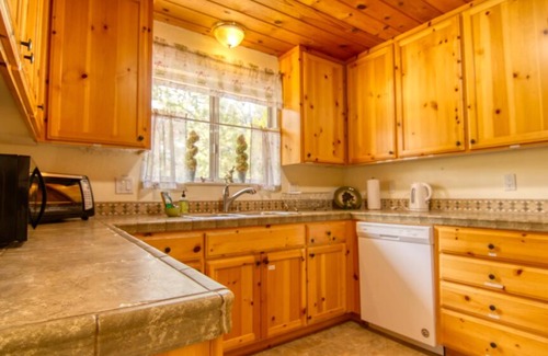 Groveland House | Cottonwood Cabin at Pine Mountain Lake