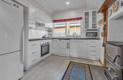 Paynesville House | Cottswold - Ample room for relaxing after a day on the water