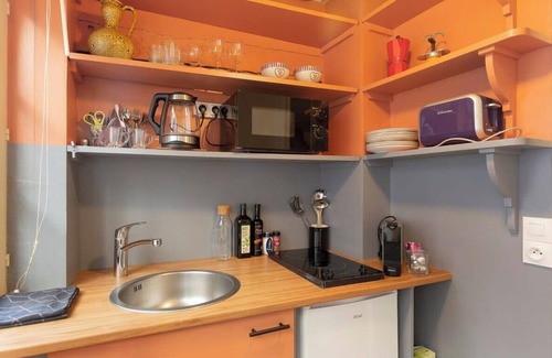 Honfleur Apartment | Couleur Corail Studio – Peaceful gem & shared yard – Central Honfleur