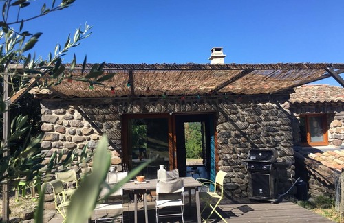 Saint-Martin-le-Superieur House | Country house with terrace, gardens and fields!