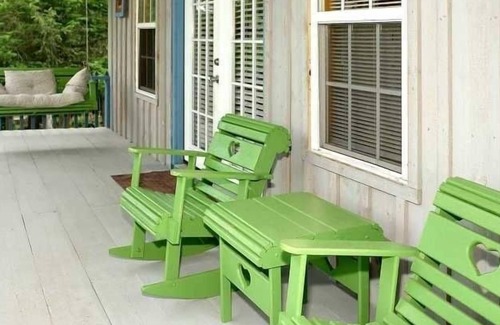 Newport Cabin | Country - 2 Bedrooms, 1 Baths, Sleeps 6 Cabin by RedAwning