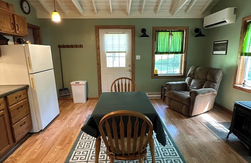 Gaines Cabin | Country cabin for two near Pine Creek within minutes to area attractions!