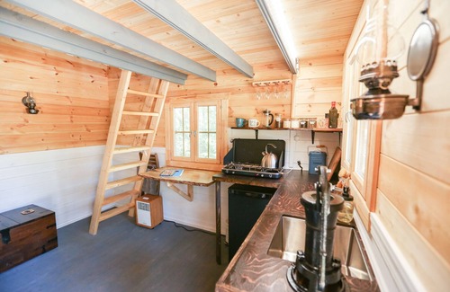 Duncan Cabin | Country Cabin Near the Cowichan River