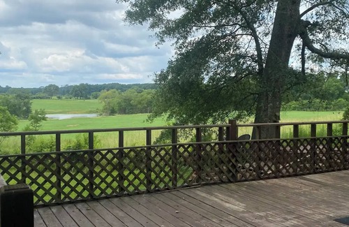 Farmerville House | Country cabin near the lake