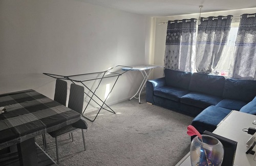 East Kilbride Apartment | Country calm with urban access