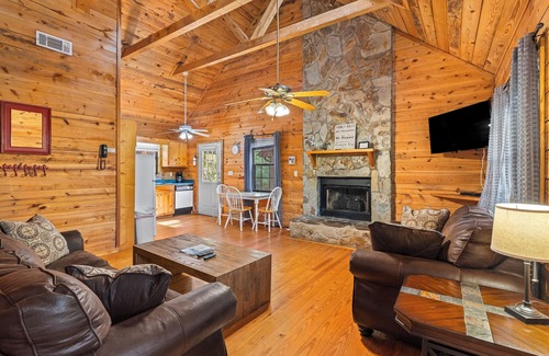 Helen Cabin | Country Charm B – 3rd Night Free! See Details Below.