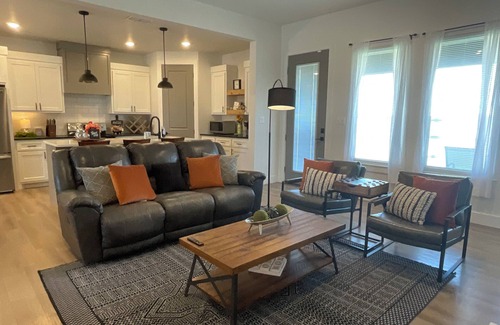 Lubbock House | Country Chic only 10 minutes away from TTU. nPet friendly!