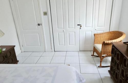 Mango Walk Apartment | Country Club House Retreat - 2 bedroom House with Pool near Montego Bay Airport and Beach Strip