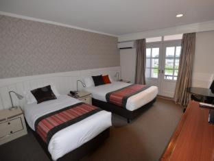 Centennial Park Hotel | Country Comfort Amity Motel